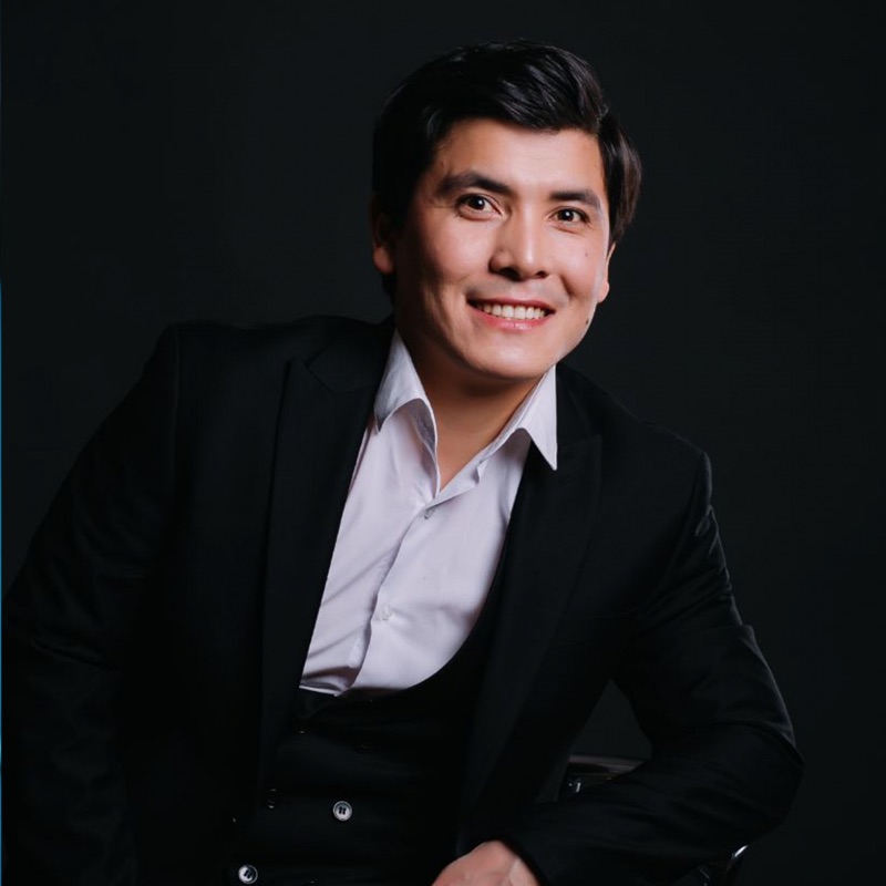 Үлкен адамдармен үлкен сиськи