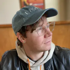 Escucha a Emerson Island, mira videos musicales, lee su biografía, consulta las fechas de las gira y más.