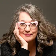 Escucha a Sharlene Wallace, mira vídeos musicales, lee la biografía, consulta fechas de giras y mucho más.