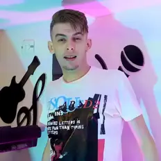 Hör dir Cheb reda diamond an, schau dir Musikvideos an, lies die Biografie, finde Tourdaten und mehr!