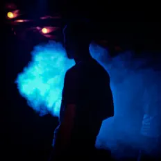 Luister naar Asha Gloomy, bekijk muziekvideo's, lees de bio, bekijk de tourdata, en meer!