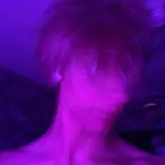 Poslechněte si interpreta solittleceo, sledujte hudební videa, přečtěte si životopis, podívejte se na data turné a další informace.