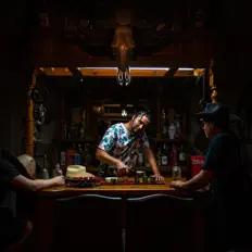 Doey을(를) 듣고, 뮤직 비디오를 보고, 약력을 읽고, 투어 일정 등을 확인하세요!