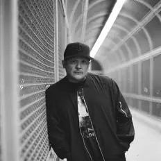 Escucha a Smooth, mira videos musicales, lee su biografía, consulta las fechas de las gira y más.