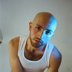 Ouve Austin Marquez, vê vídeos de música, lê a biografia, vê as datas da digressão e muito mais!