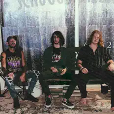 Dengarkan RoseWood, tonton video musik, baca bio, lihat tanggal tur & lainnya!