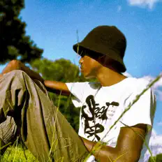 Posłuchaj wykonawcy Kido Baxter, obejrzyj teledyski, przeczytaj biografię, zobacz daty tras koncertowych i nie tylko!