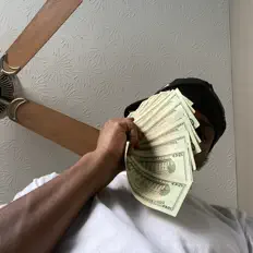 KhiBandz dinle, müzik videolarını izle, biyografisini oku, tur tarihlerini ve daha fazlasını gör!