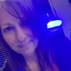 Christina Lenwayを聴いたり、ミュージックビデオを鑑賞したり、経歴やツアー日程などを確認したりしましょう！