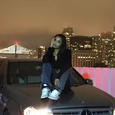 收听 Lanikai、观看音乐视频、阅读小传、查看巡演日期等 ！