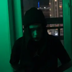 FIFTYTWO!を聴いたり、ミュージックビデオを鑑賞したり、経歴やツアー日程などを確認したりしましょう！