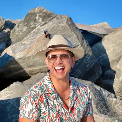 Listen to Lenny Fierro, watch music videos, read bio, see tour dates & more!