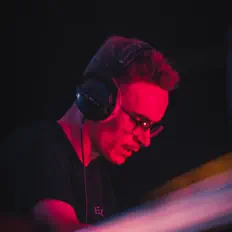 Dengarkan N-Expected, tonton video musik, baca bio, lihat tanggal tur & lainnya!