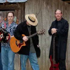 Escucha a Dark Hollow Band, mira videos musicales, lee su biografía, consulta las fechas de las gira y más.