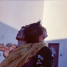 聆聽 Head Stone、觀看音樂影片、閱讀小傳、查看巡演日期等！