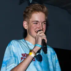 Ascolta yngross, guarda video musicali, leggi la biografia, vedi le date del tour & altro!