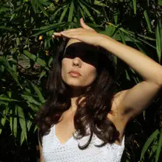 聆聽 Kris Angelis、觀看音樂影片、閱讀小傳、查看巡演日期等！