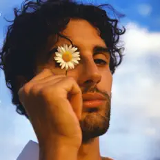 Listen to Foé, watch music videos, read bio, see tour dates & more!