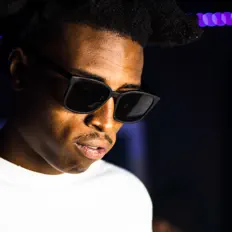 Poslechněte si interpreta YGB Glo, sledujte hudební videa, přečtěte si životopis, podívejte se na data turné a další informace.