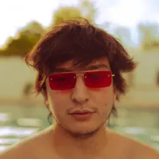 Hör dir $queebs an, schau dir Musikvideos an, lies die Biografie, finde Tourdaten und mehr!