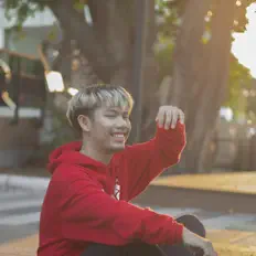 Ascolta fiwie, guarda video musicali, leggi la biografia, vedi le date del tour & altro!