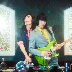 Ouve QPLO, vê vídeos de música, lê a biografia, vê as datas da digressão e muito mais!