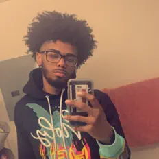 Poslechněte si interpreta T Hunna, sledujte hudební videa, přečtěte si životopis, podívejte se na data turné a další informace.