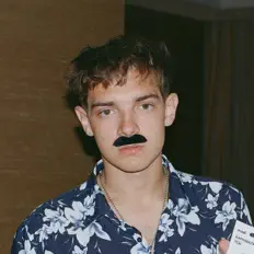 收听 $Эkboy、观看音乐视频、阅读小传、查看巡演日期等 ！