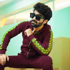 Nivas을(를) 듣고, 뮤직 비디오를 보고, 약력을 읽고, 투어 일정 등을 확인하세요!