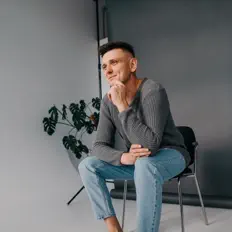 Poslechněte si interpreta Sergey Turchin, sledujte hudební videa, přečtěte si životopis, podívejte se na data turné a další informace.