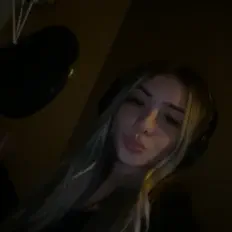 Hör dir Lizayah Tijerina an, schau dir Musikvideos an, lies die Biografie, finde Tourdaten und mehr!