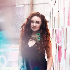 收听 Jennifer McMahon、观看音乐视频、阅读小传、查看巡演日期等 ！