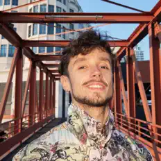 Dengarkan Johnny Longlegs, tonton video musik, baca bio, lihat tanggal tur & lainnya!