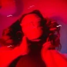 收听 Lauren Hogan、观看音乐视频、阅读小传、查看巡演日期等 ！