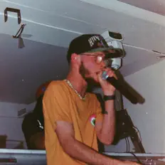 Escucha a Badquezt, mira vídeos musicales, lee la biografía, consulta fechas de giras y mucho más.