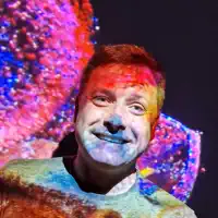 Ouça undefined, assista a videoclipes, leia a biografia, veja as datas das turnês e mais!