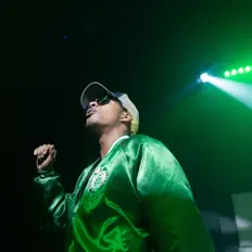 聆聽 Juice、觀看音樂影片、閱讀小傳、查看巡演日期等！