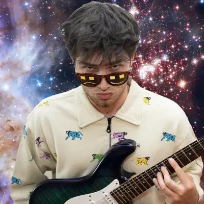Escucha a Fabs, mira videos musicales, lee su biografía, consulta las fechas de las gira y más.
