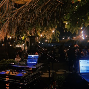 two can tangle (feat. Julian Avila)