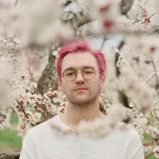 Tompa: песни, клипы, биография, даты выступлений и многое другое.