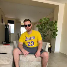 Ascolta Bayden Busch, guarda video musicali, leggi la biografia, vedi le date del tour & altro!