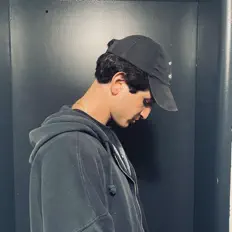 Luister naar Clikted, bekijk muziekvideo's, lees de bio, bekijk de tourdata, en meer!