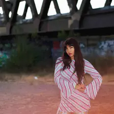 Escucha a Liz Cass, mira vídeos musicales, lee la biografía, consulta fechas de giras y mucho más.