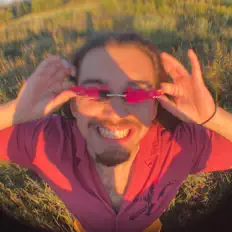 Ascolta John Corduroy, guarda video musicali, leggi la biografia, vedi le date del tour & altro!