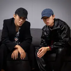 Escucha a Zeze & Hertz, mira videos musicales, lee su biografía, consulta las fechas de las gira y más.