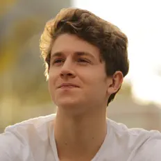 Jara을(를) 듣고, 뮤직 비디오를 보고, 약력을 읽고, 투어 일정 등을 확인하세요!