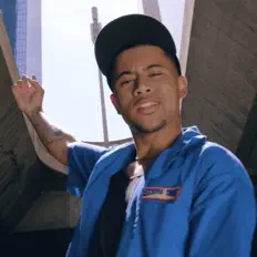 收听 Carrington、观看音乐视频、阅读小传、查看巡演日期等 ！