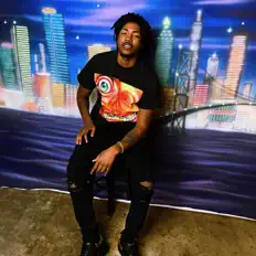 Boone सुनें, म्यूज़िक वीडियो देखें, बायो पढ़ें, दौरे की तारीखें और बहुत कुछ देखें!