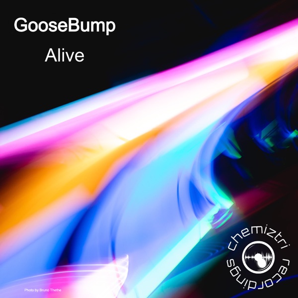 Alive - Single