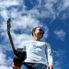 Escucha a Joshua Hansen, mira videos musicales, lee su biografía, consulta las fechas de las gira y más.